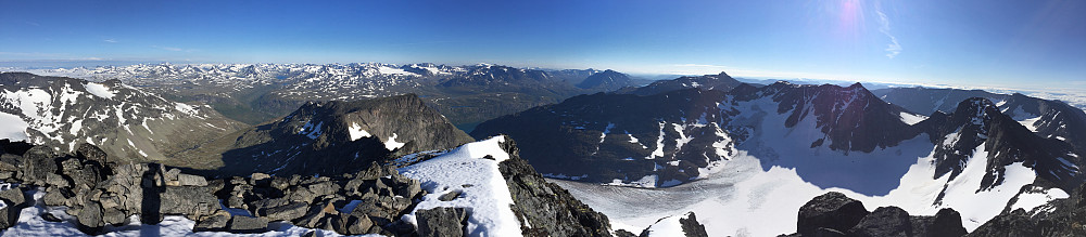 Panorama fra Store Knutsholstinden (2341 moh).