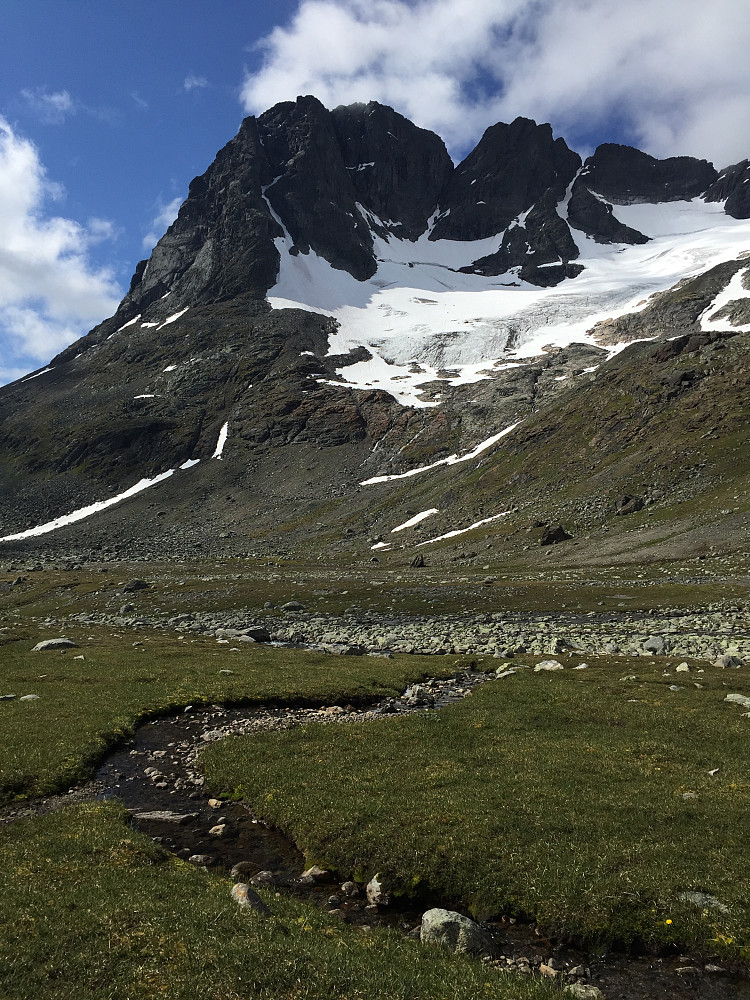 Torfinnstindene fra Torfinnsdalen.