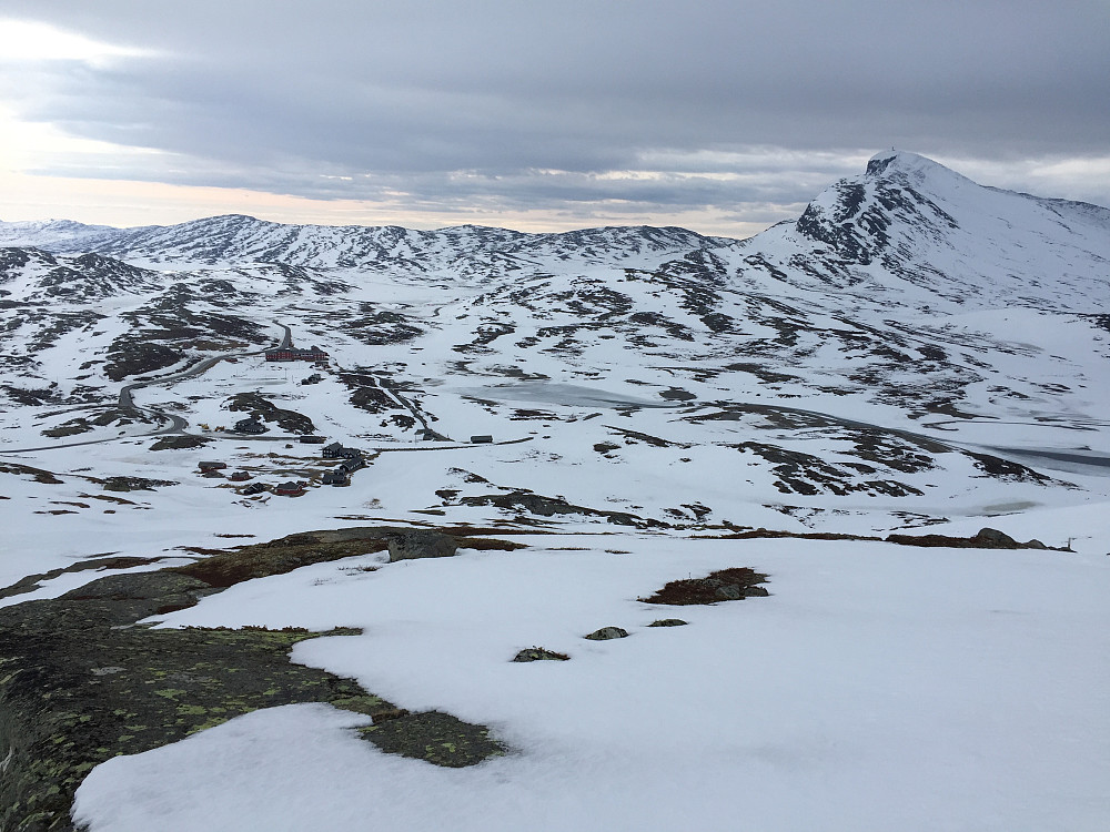 Bygdin med Bitihorn (1607 moh) i bakgrunnen.