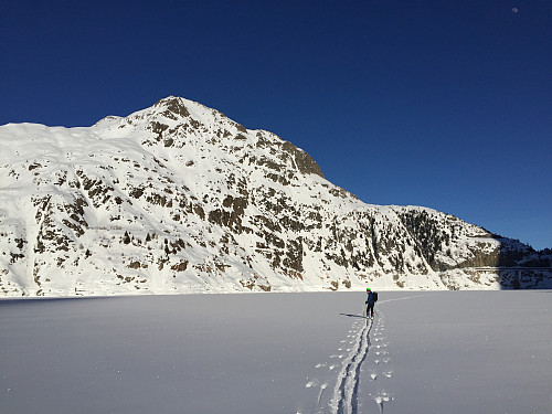 På innsjøen Lac d'Emosson.