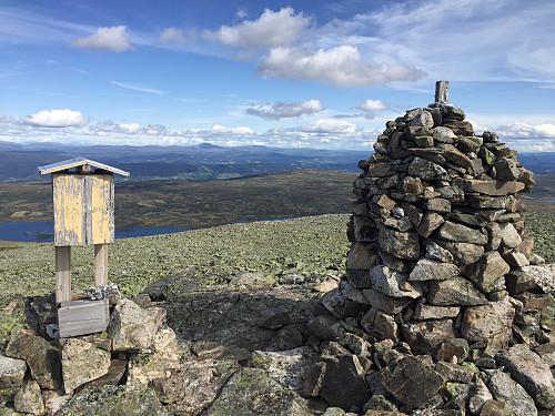 Gilafjellet (1582 m) med utsikt østover.
