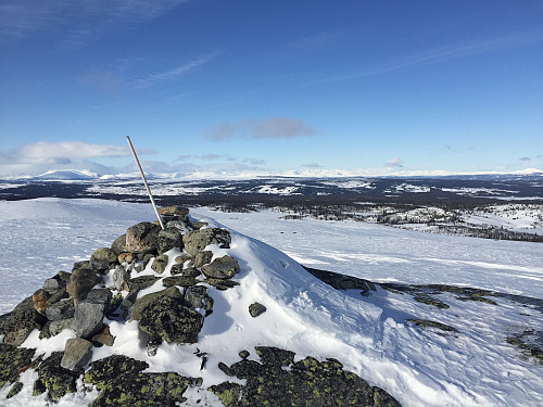 Haugsetfjellet (1152 m) med utsikt nordover oppover Valdres og mot Jotunheimen.