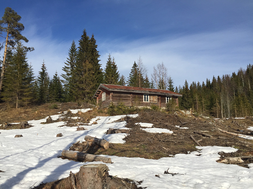 Skardsætra vest for Midtknatten (667 m).
