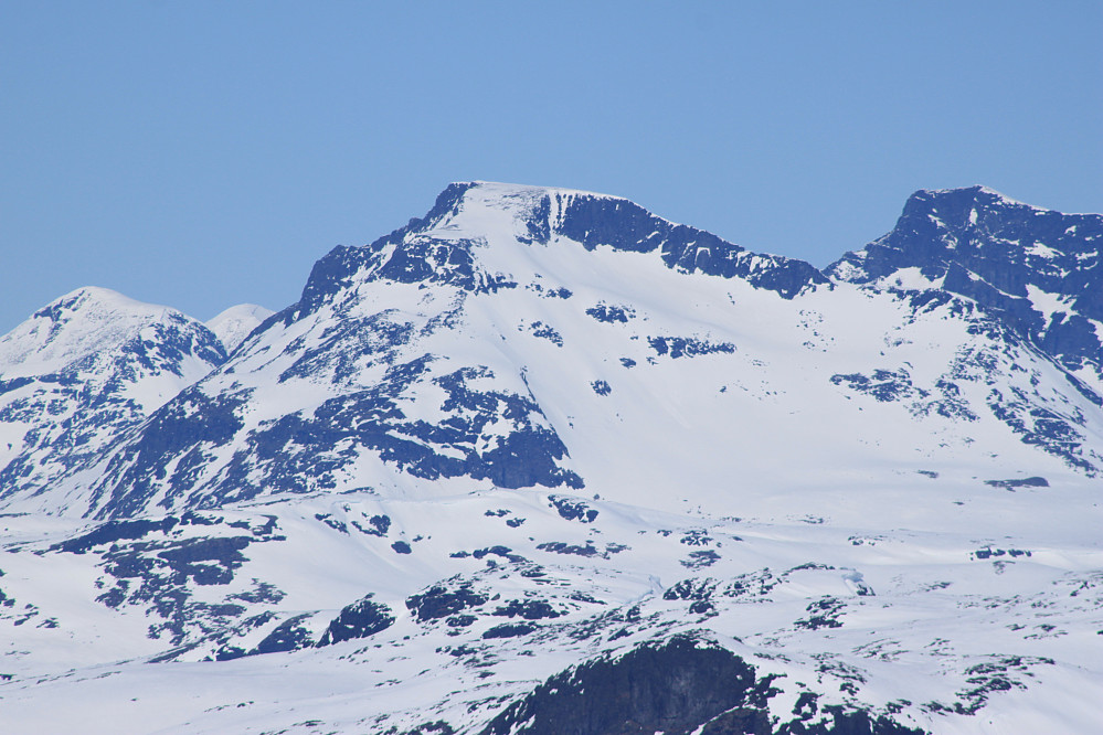 Snøholstinden (2141 m).