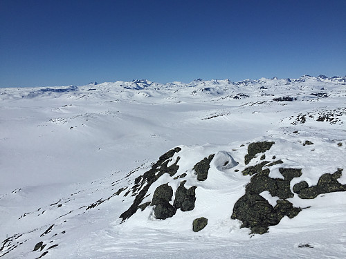 Svarteknippa (1638 m) ble min topp nr. 100 i Valdres. Utsikt mot vest.