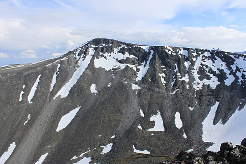Ryggjehøe (2142 m) fra Steinbukampen (1997 m).