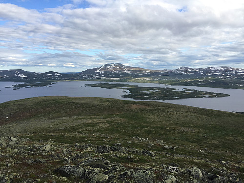 Fra Buhø (1327 m) mot Buøya og Skaget (1685 m).