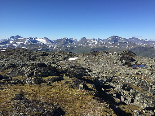 Fra Skjenegge (1607 m) mot Uranostinden og Midt-Jotunheimen.