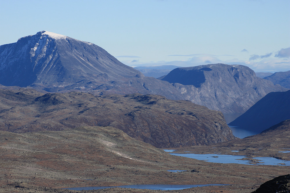 Besshøe og Besseggen fra Høgbrøthøgde (1821 m).