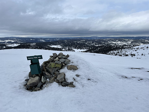 På toppen av Makalausfjellet (1099 m).