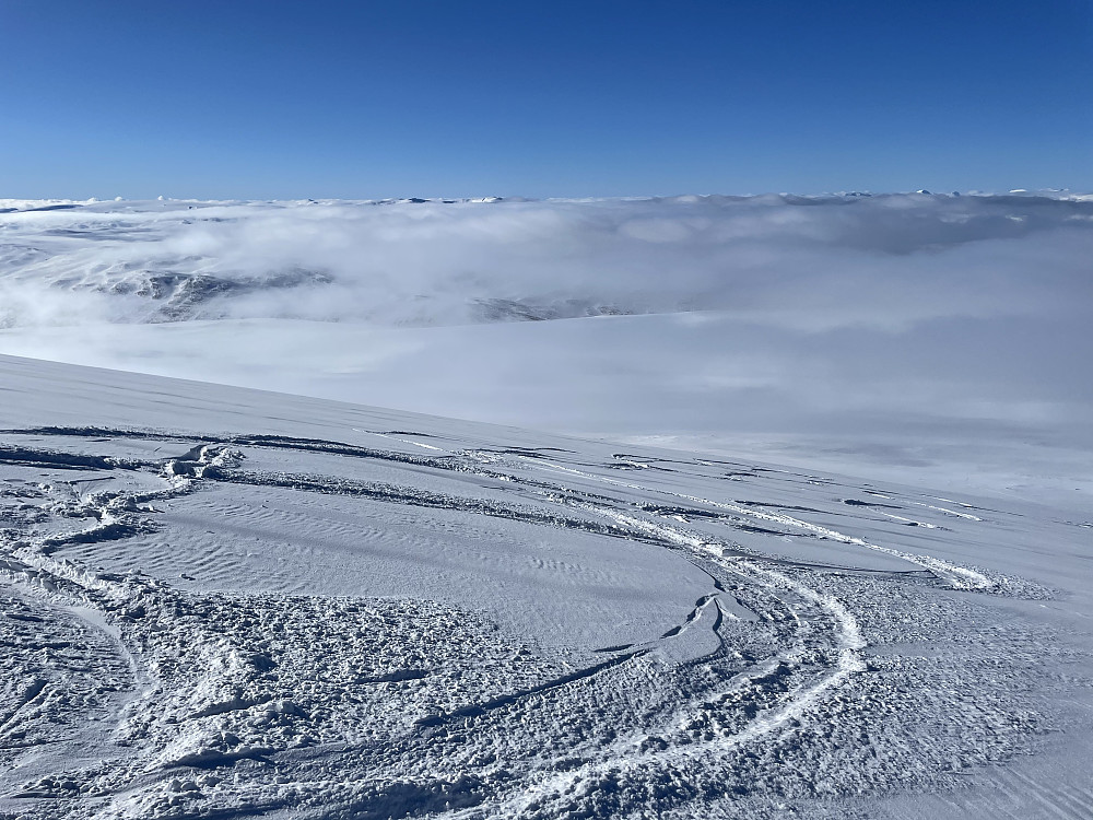 En herlig nedkjøring fra Hestdalshøgde (2091 m).