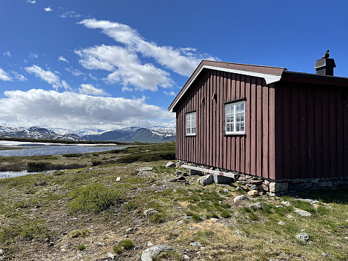 Oskampen DNT-hytte (1175 m).