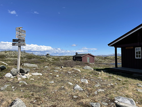 Oskampen DNT-hytte (1175 m).