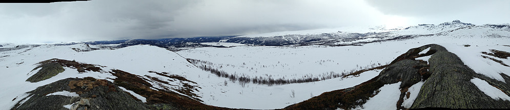 Panoramautsikt fra Knausehøgdi søndag 28. april 2013.