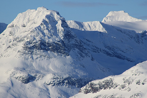 Torfinnstinden med telelinse.