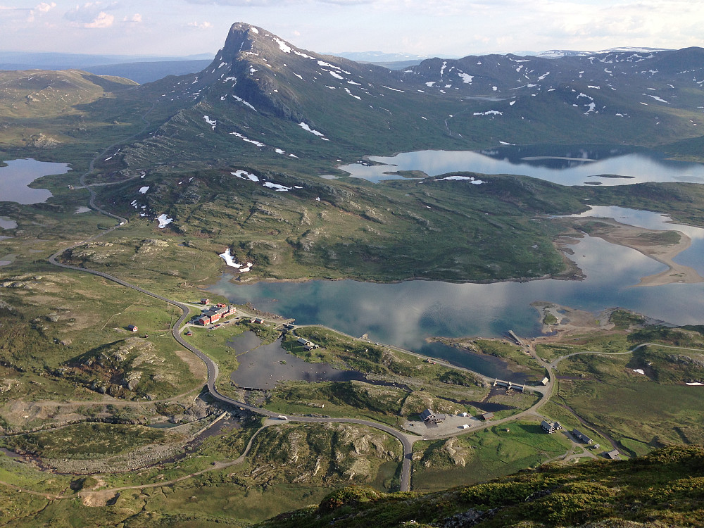Nydelig utsikt fra Synshorn Sør mot Bygdin og Bitihorn.