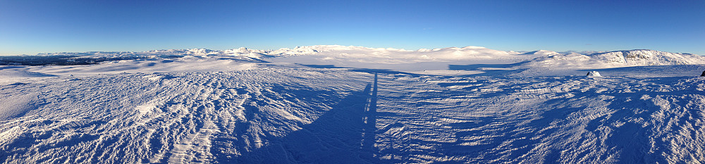 Panoramautsikt mot Jotunheimen fra toppen av Stryteberg (1310 moh).