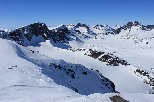 Nydelig utsikt fra Mugna (2159 moh) innover Jotunheimen.
