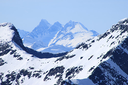 Utsikt fra toppen av Vestre Kalvehøgde mot Hurrungane.