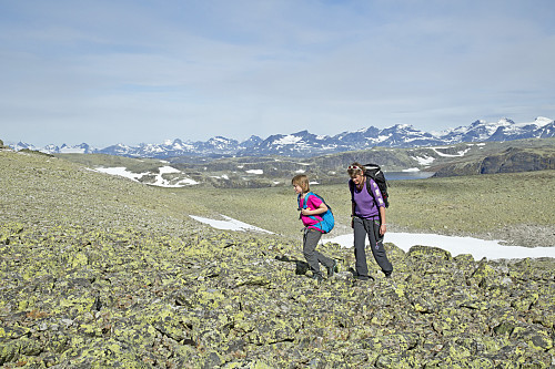 Ine og meg på tur opp på Mjellknapp