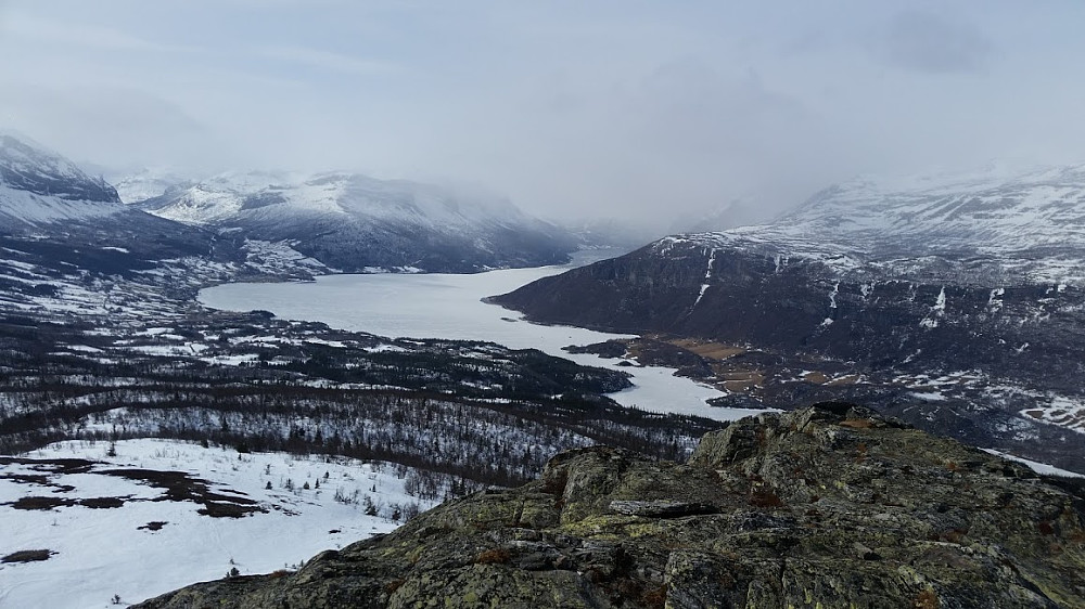 Utsikt mot Vangsmjøsa og Grindaheim fra Hugakollen