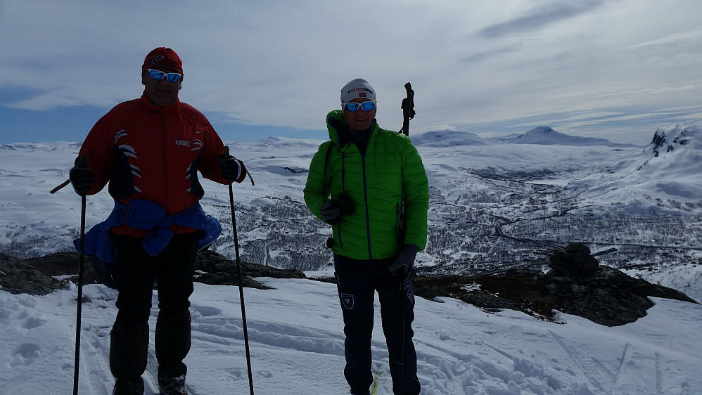 Egil og Oddvin på toppen av Raudbergkampen