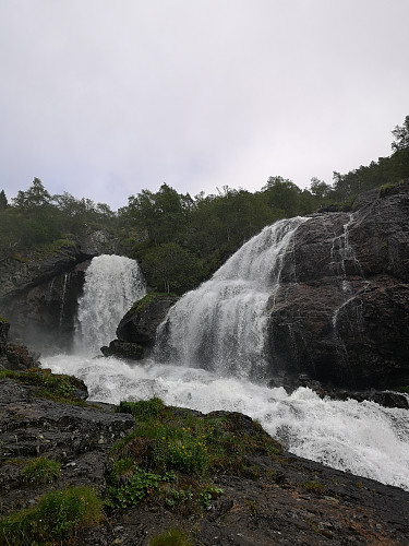 I svingene på vei opp fra Hjølmodalen