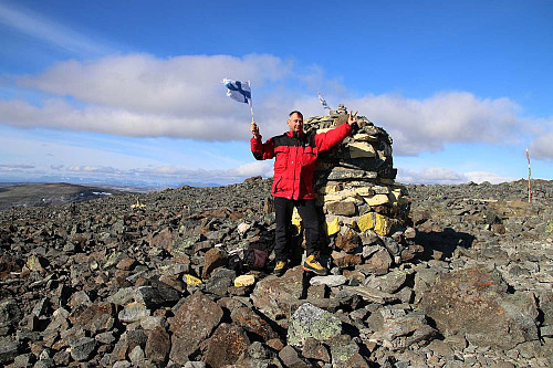 Auf dem höchsten Punkt Finnlands:

Haltitunturi / Háldičohkkan - Rajapyykki / Grenserøys 303B (1323,6m)