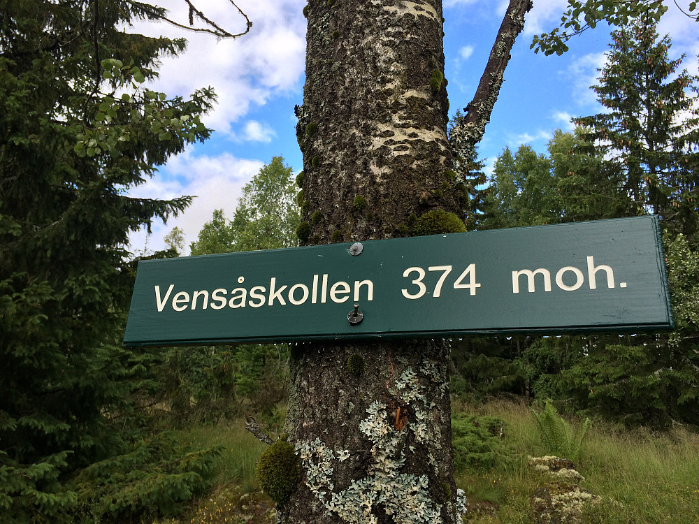 Litt slurv fra DNT. Toppen er 378moh.