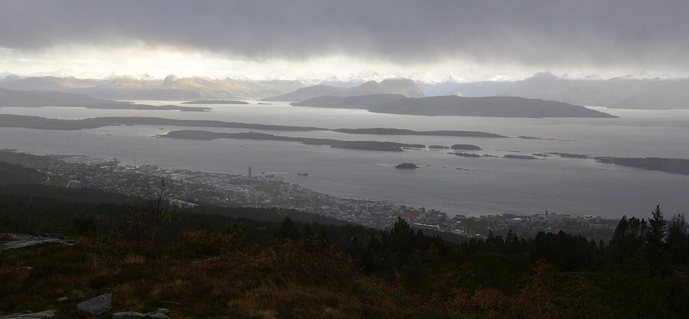 Fint med trim, men fole dårlig vær. Moldepanoramaet i gråvær.