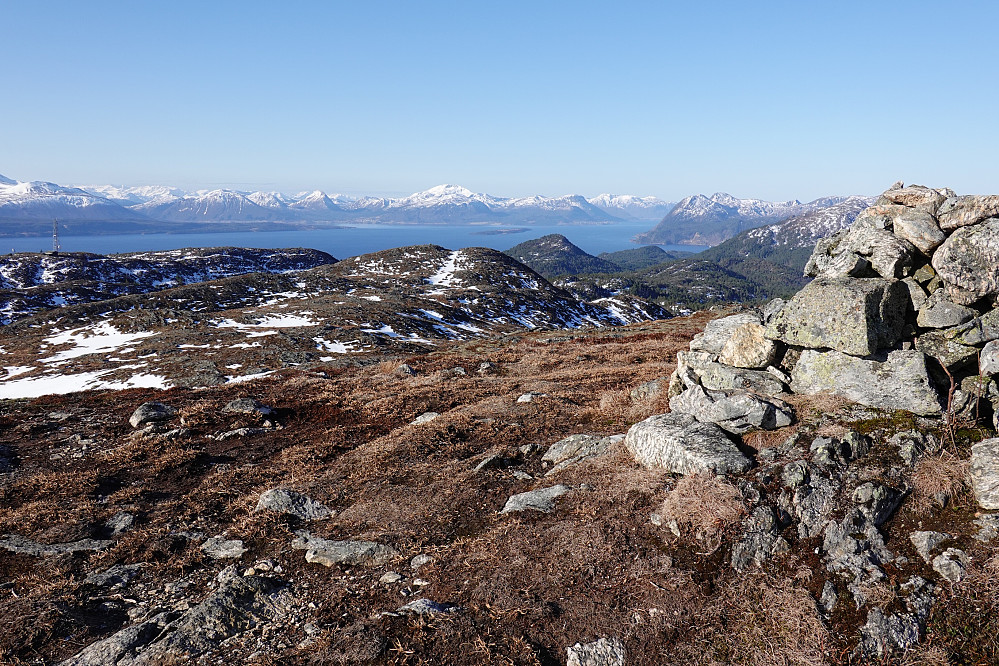 Årets første på Tågheia med joggesko.