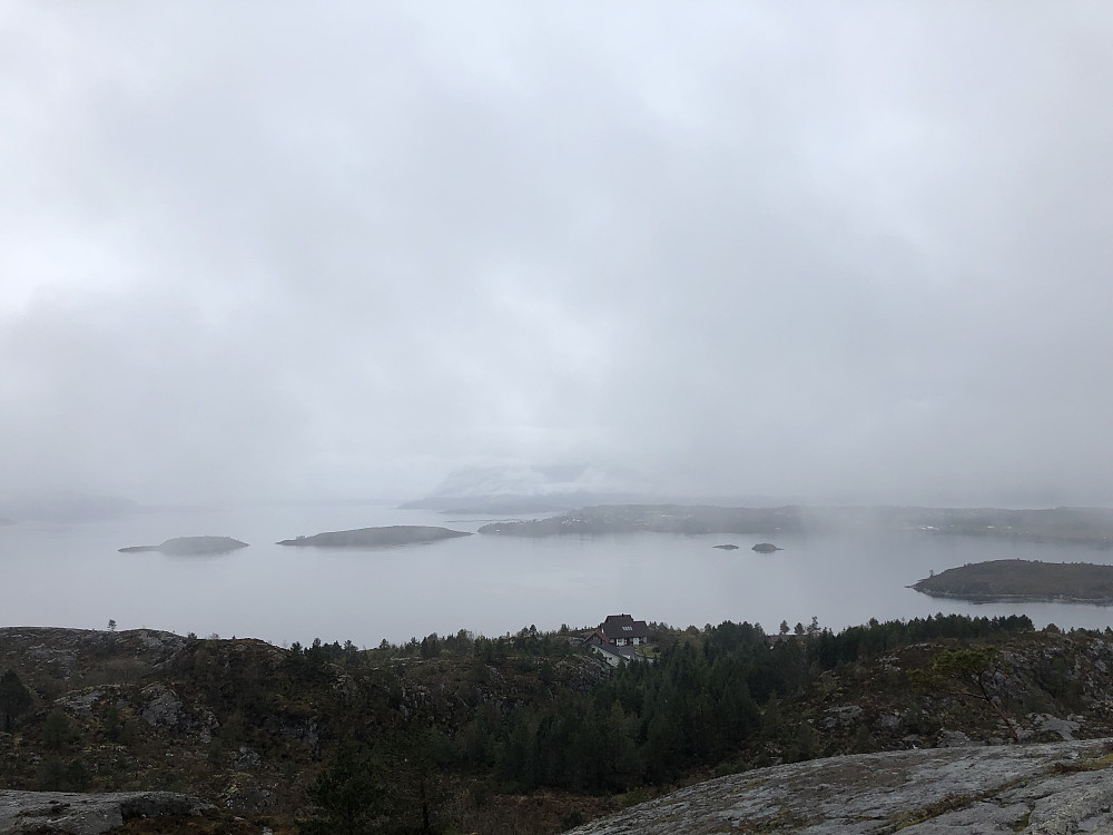 Første gråværsdag denne påska. Fra Jærmannburet.