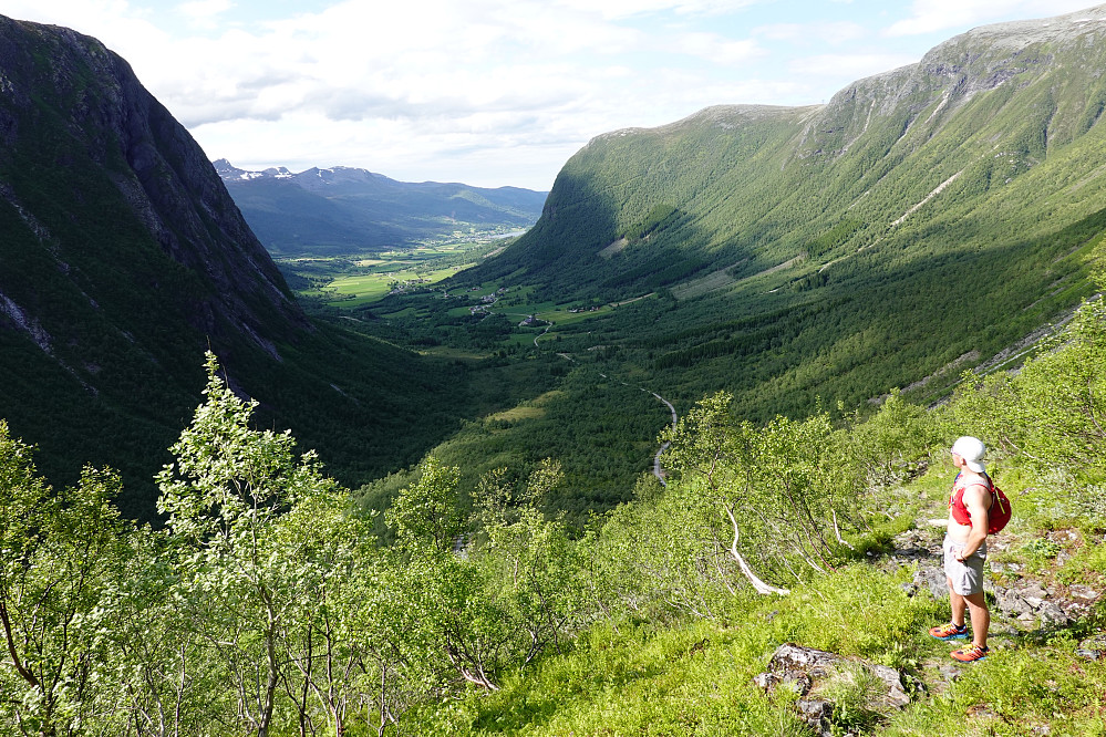 Første kneika opp fra Øvstedalen.
