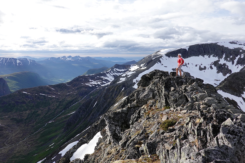 Dyrdalstinden 1371moh retning nordvest.