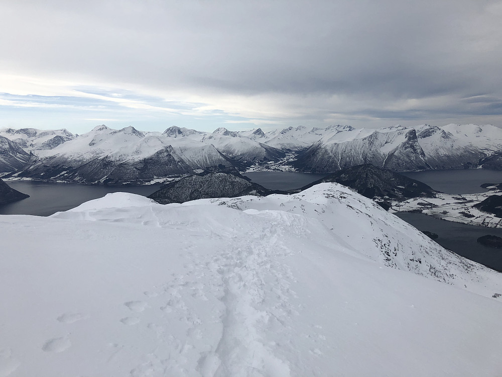 Ble uten ski siste metrene.