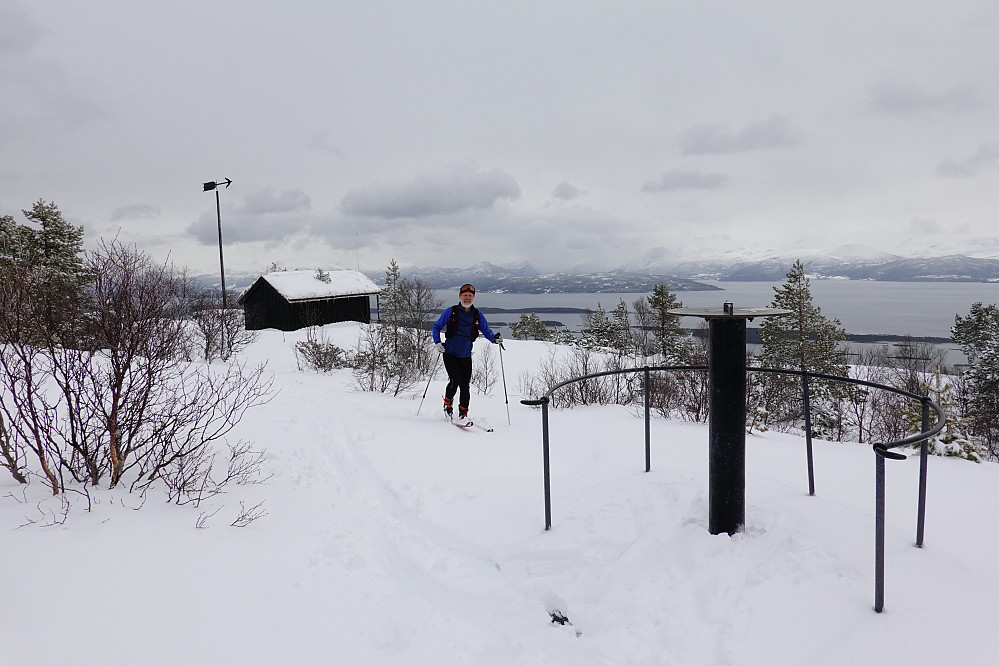 Varden i Molde på ski midt i mai=rekord.