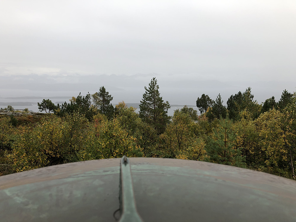 Panoramatoppene må ventet i slikt vær. Her fra pila på Varden.