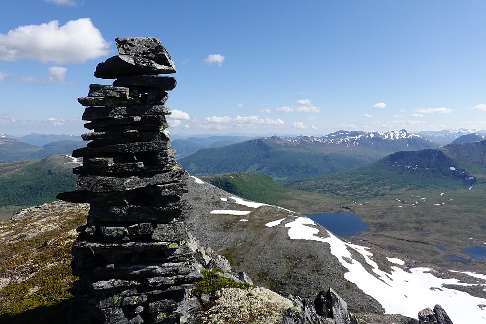 Fra Fremre Kvasstinden mot nordøst.