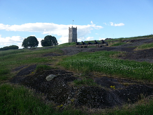Slottsfjellet med tårnet