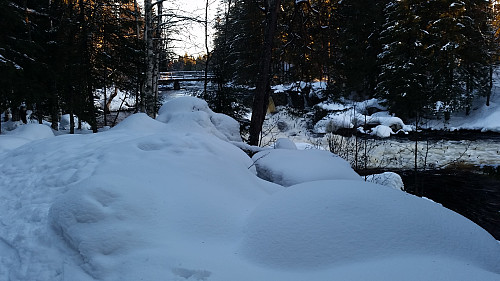 Ved Øvstedalsfossen