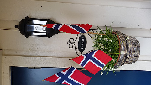 Fint pyntet inngangsparti på Nygaard