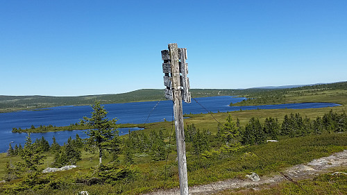 Utsikt over Reinsvatnet mot Krigsfjell