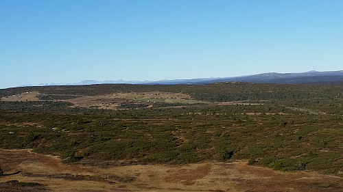 Rondane dukker opp bak Sjøsetra Øyer