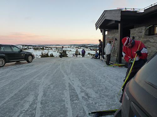 Pål smører ski