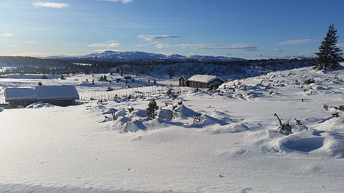 Nysetra med Ginahytta og Synnfjellet