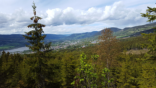 Utsikt nordover til Lillehammer, ved råket opp mot Sauhaugen