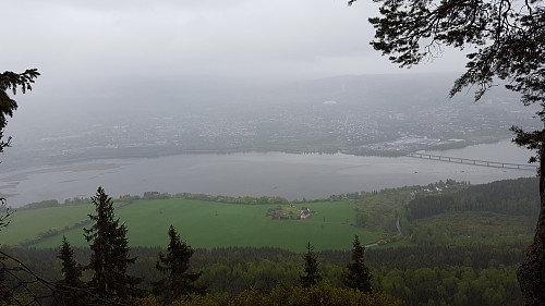 Gråvær på Lillehammer i dag