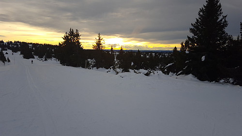 Ved parkeringsplassen på Nevelåsen