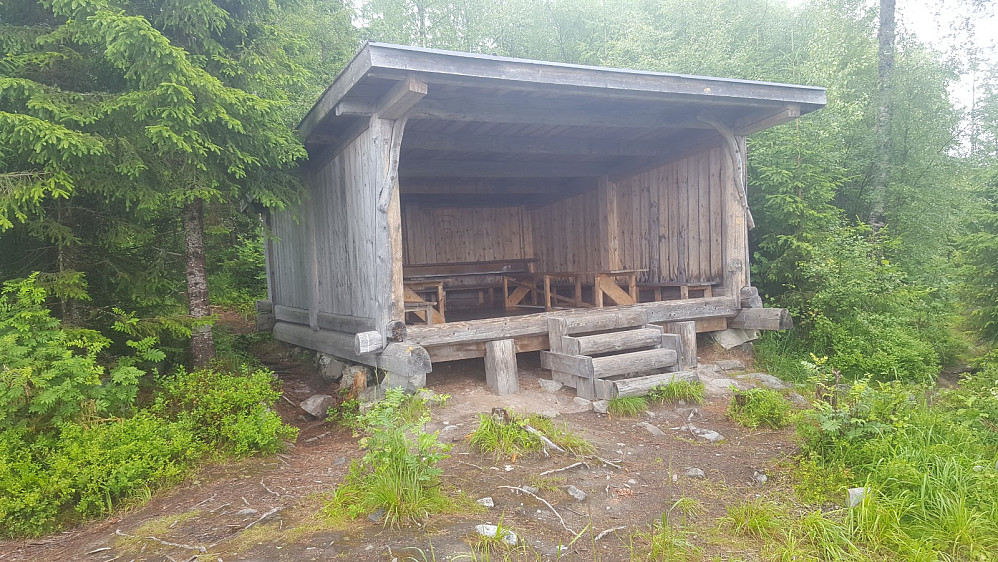 Gapahuken nedenfor Tjønnhøgda