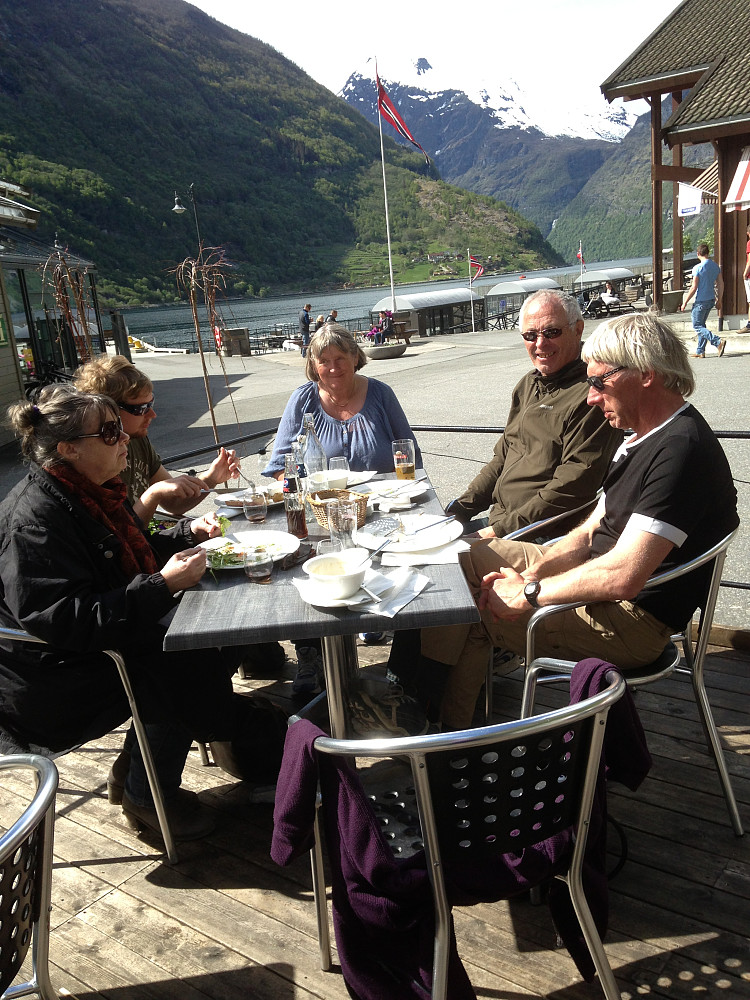 Spiser i Geiranger